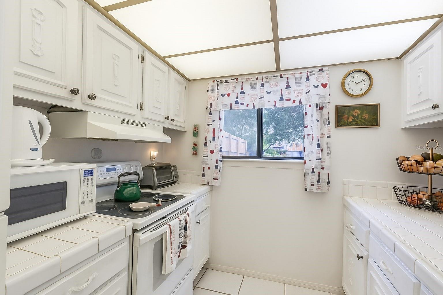 ERROL OAKS CONDO 01 - Residential