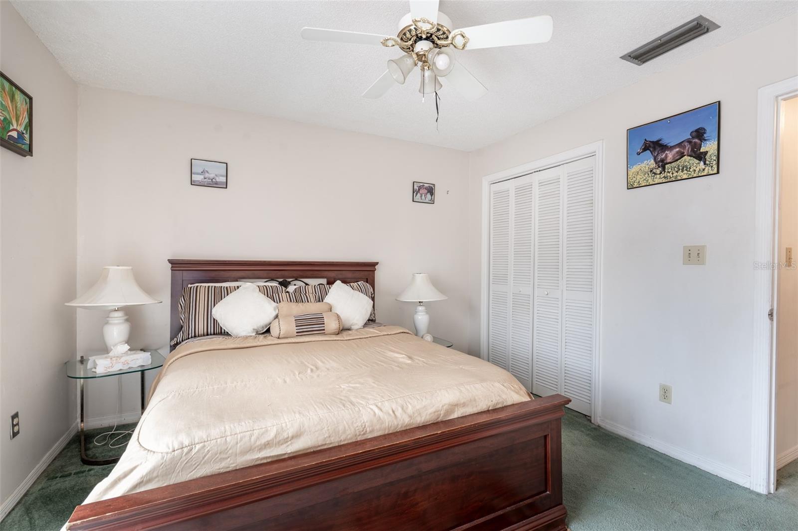 ERROL OAKS CONDO 01 - Residential