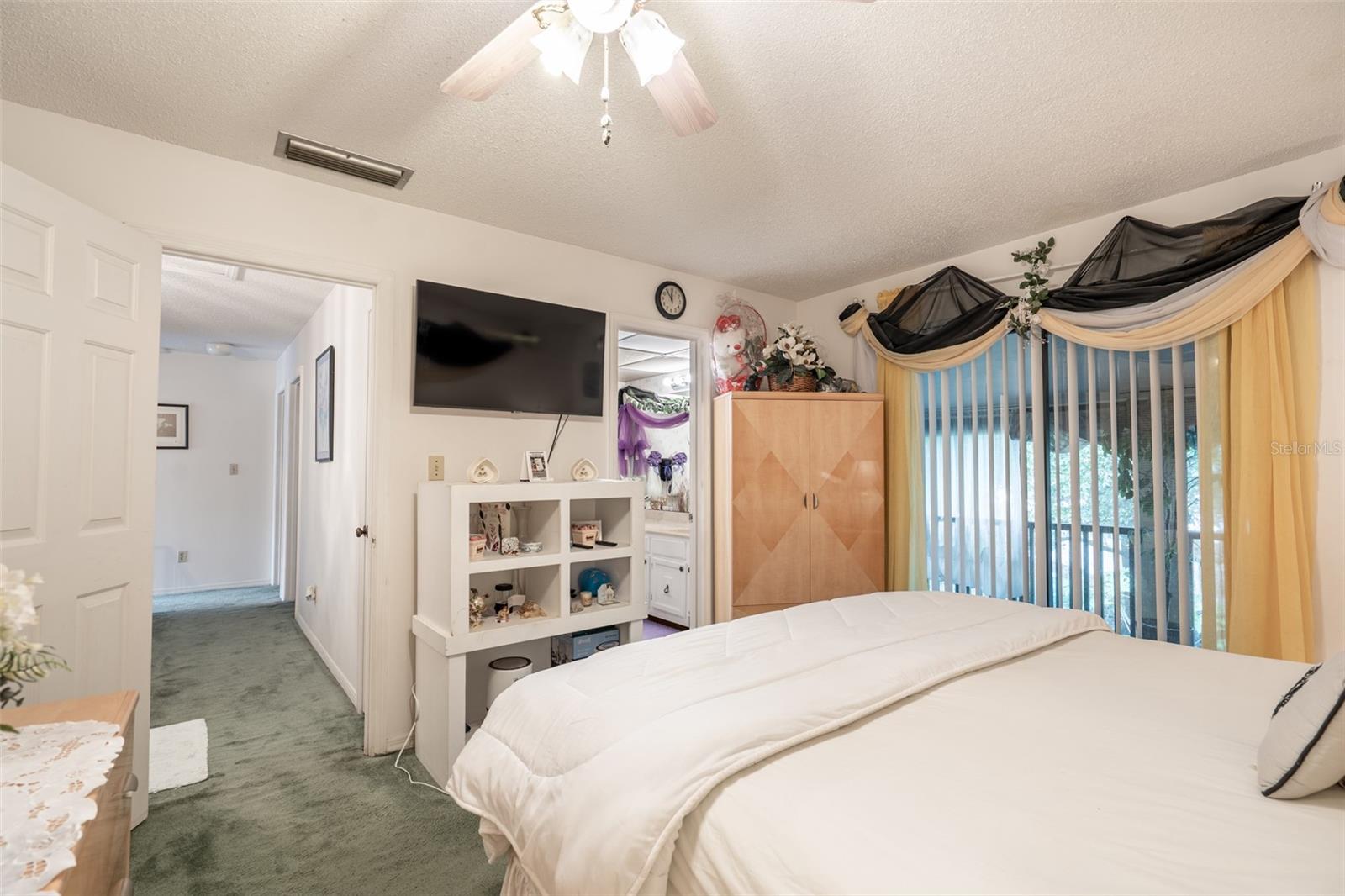 ERROL OAKS CONDO 01 - Residential