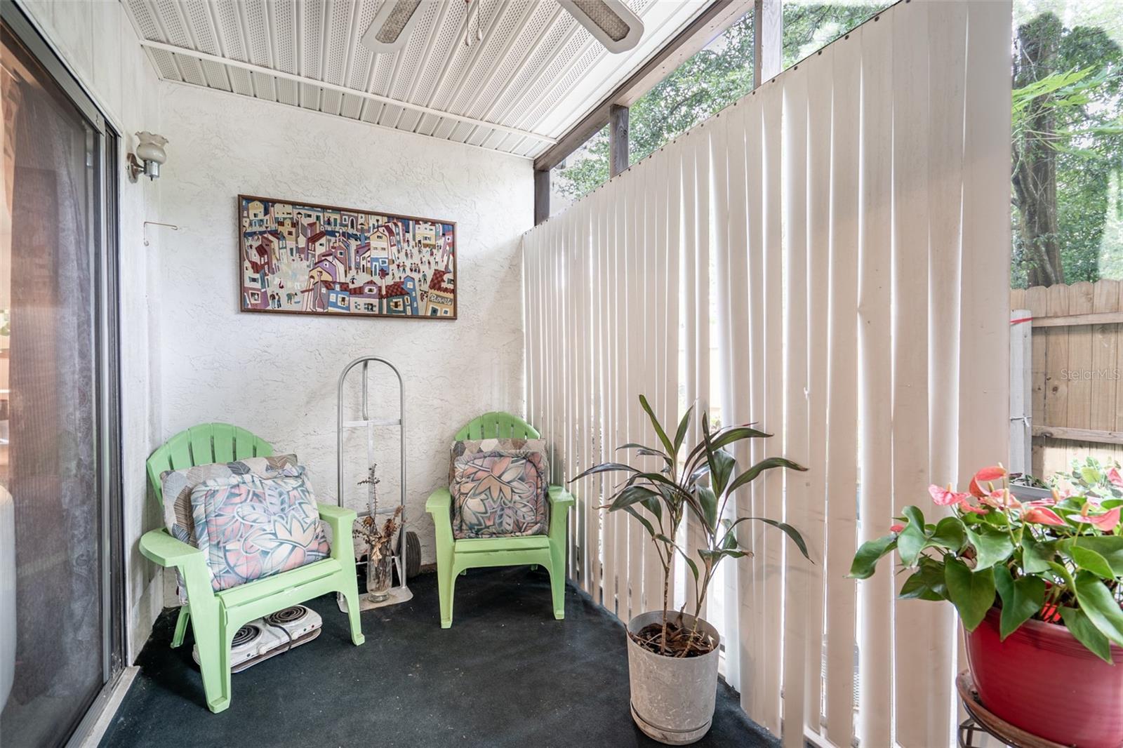 ERROL OAKS CONDO 01 - Residential