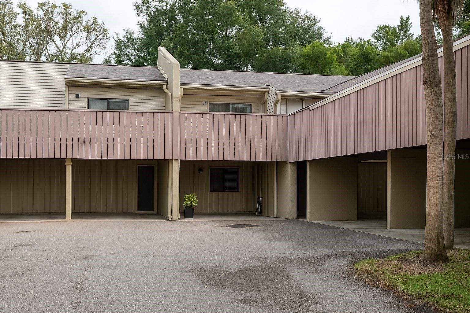 1409 OAK PLACE F