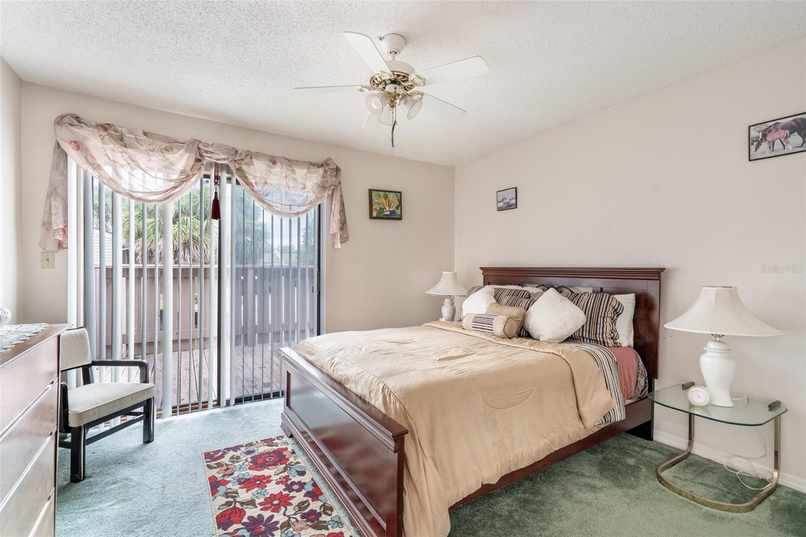 ERROL OAKS CONDO 01 - Residential