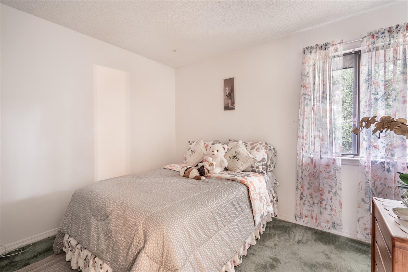 ERROL OAKS CONDO 01 - Residential