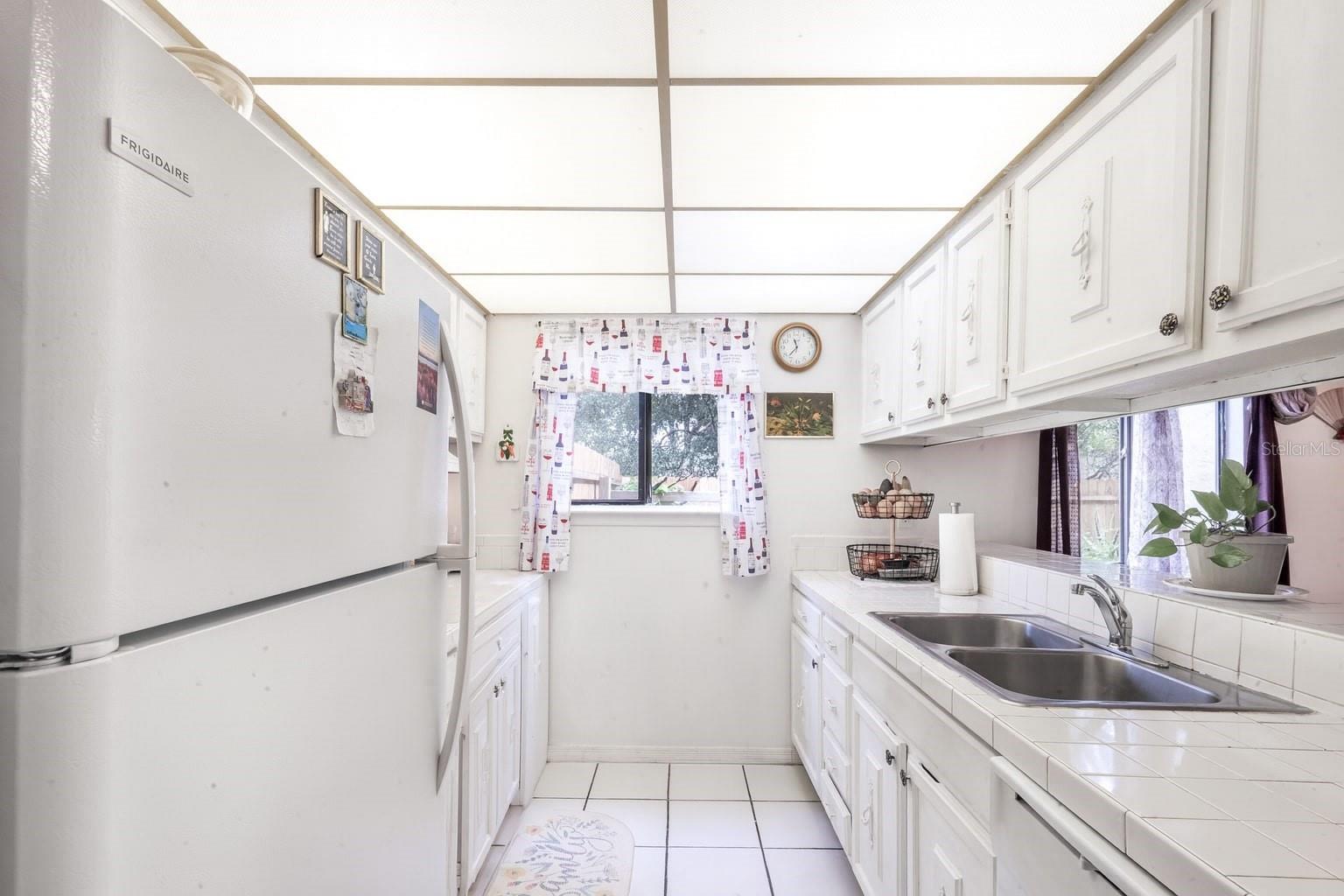 ERROL OAKS CONDO 01 - Residential