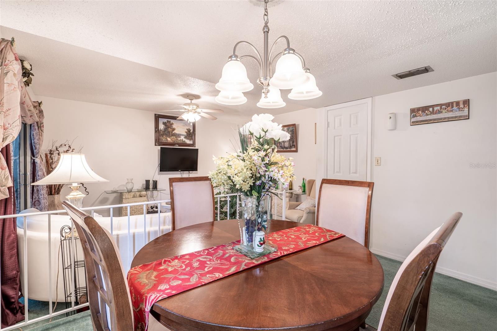 ERROL OAKS CONDO 01 - Residential