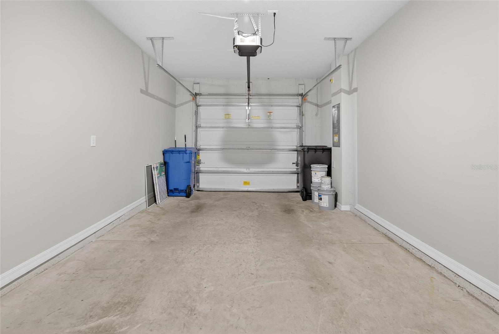 PRESTON OAKS TWNHMS - Residential