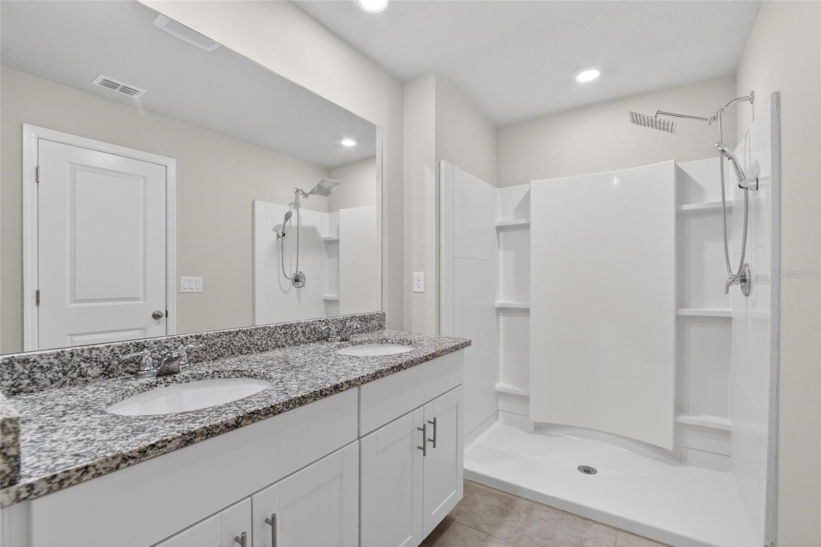 PRESTON OAKS TWNHMS - Residential