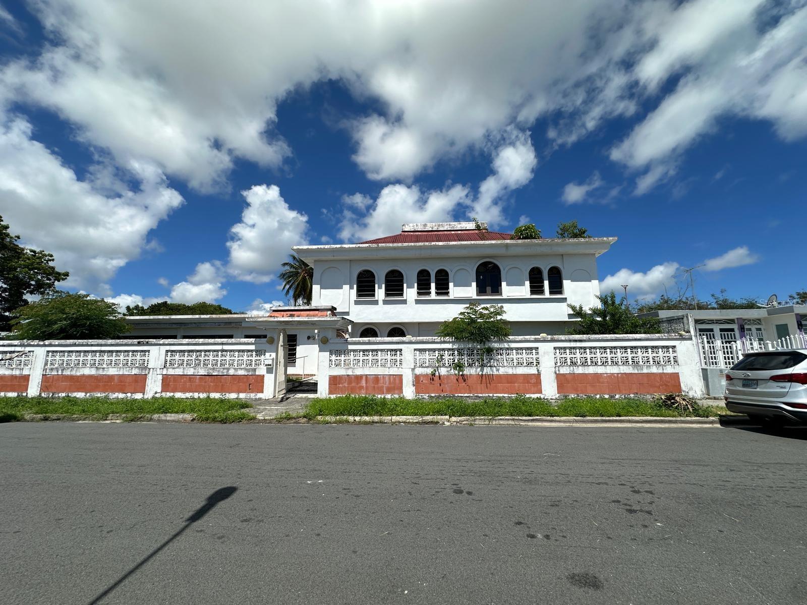 URBANIZACIÓN COUNTRY CLUB - Residential