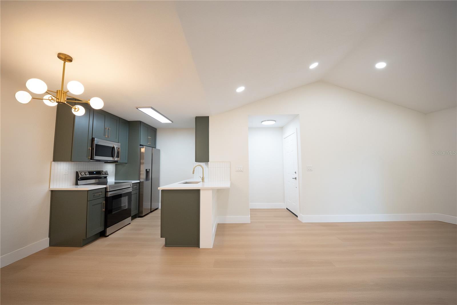 ITOPIA PRIVATE RESIDENCES CONDO - Residential