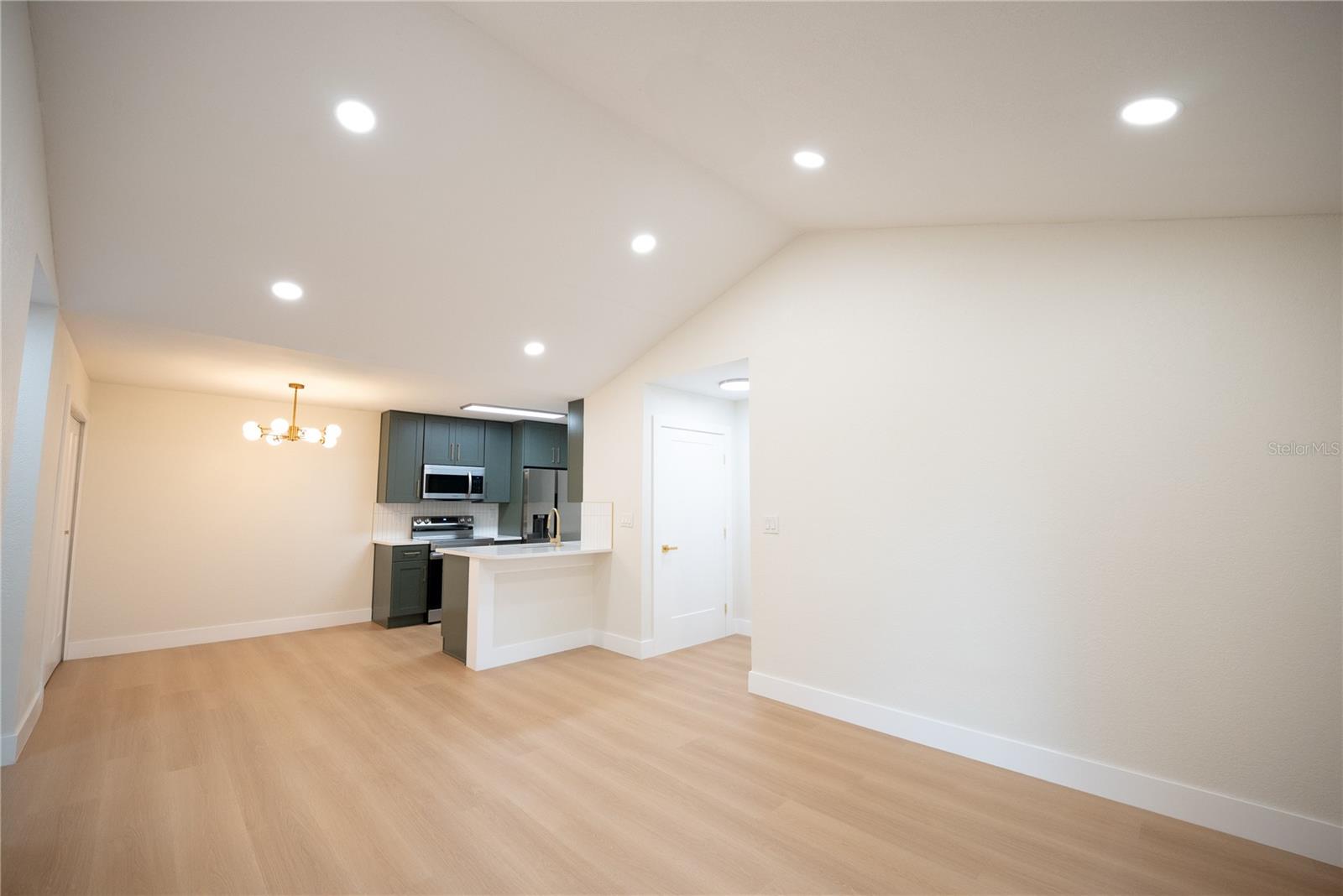 ITOPIA PRIVATE RESIDENCES CONDO - Residential