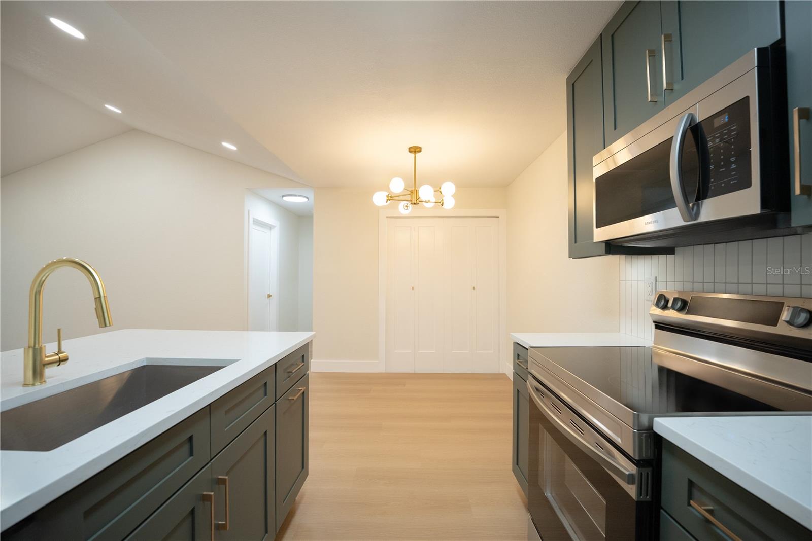 ITOPIA PRIVATE RESIDENCES CONDO - Residential