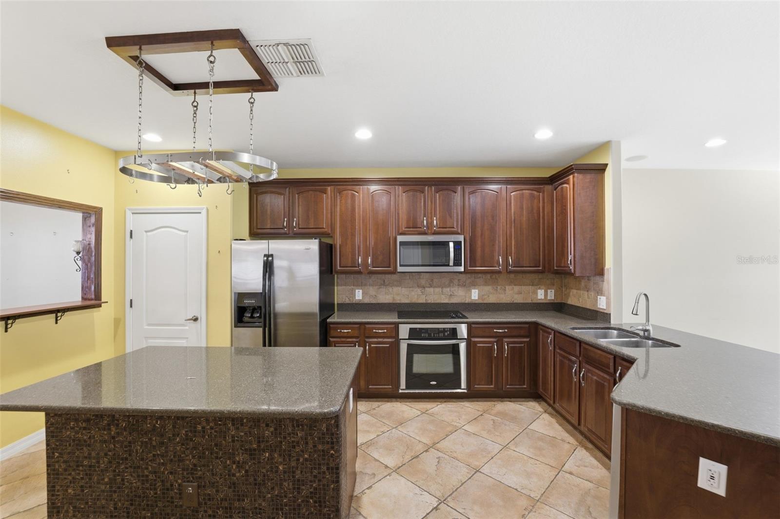 SPRING RIDGE - Residential