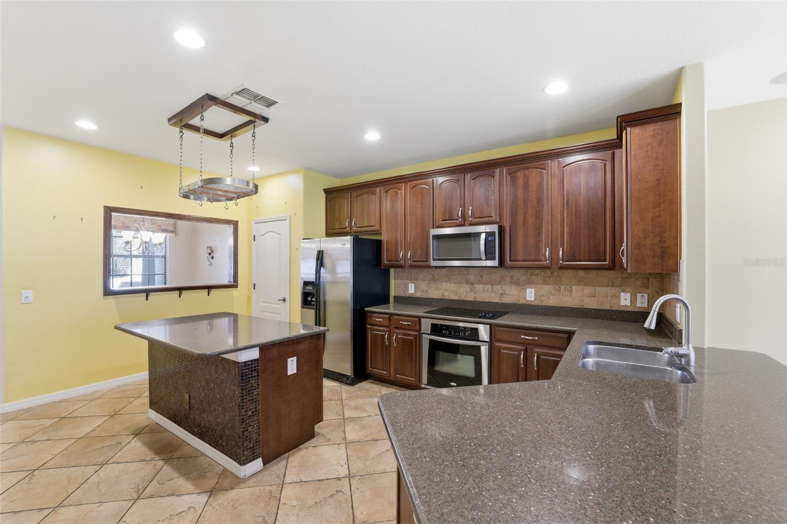 SPRING RIDGE - Residential