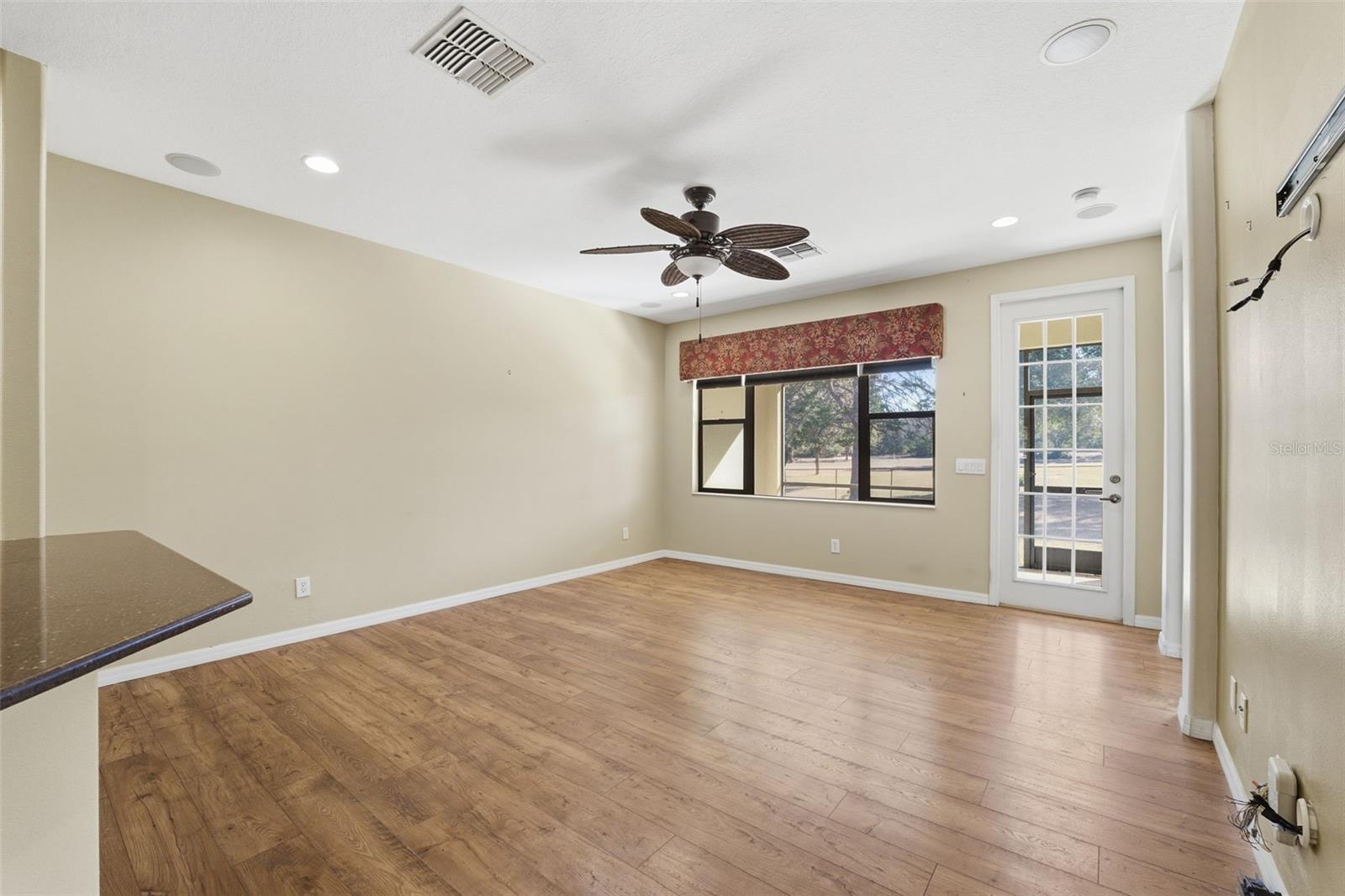 SPRING RIDGE - Residential