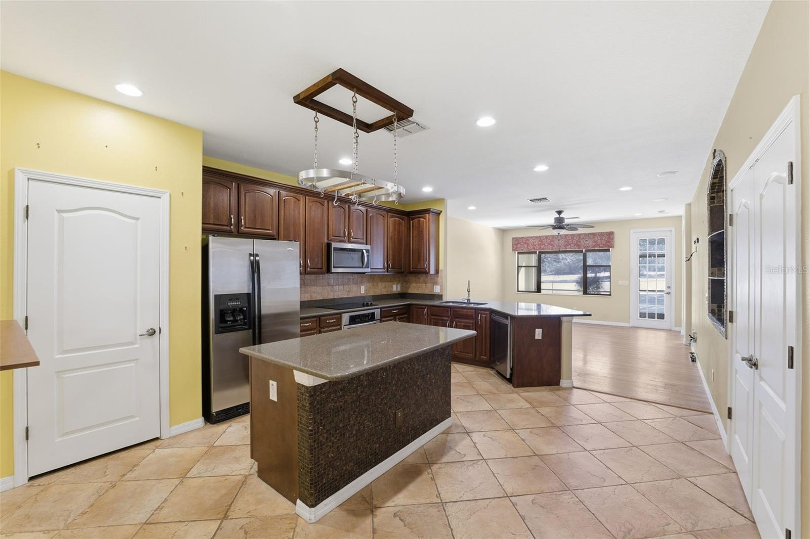 SPRING RIDGE - Residential