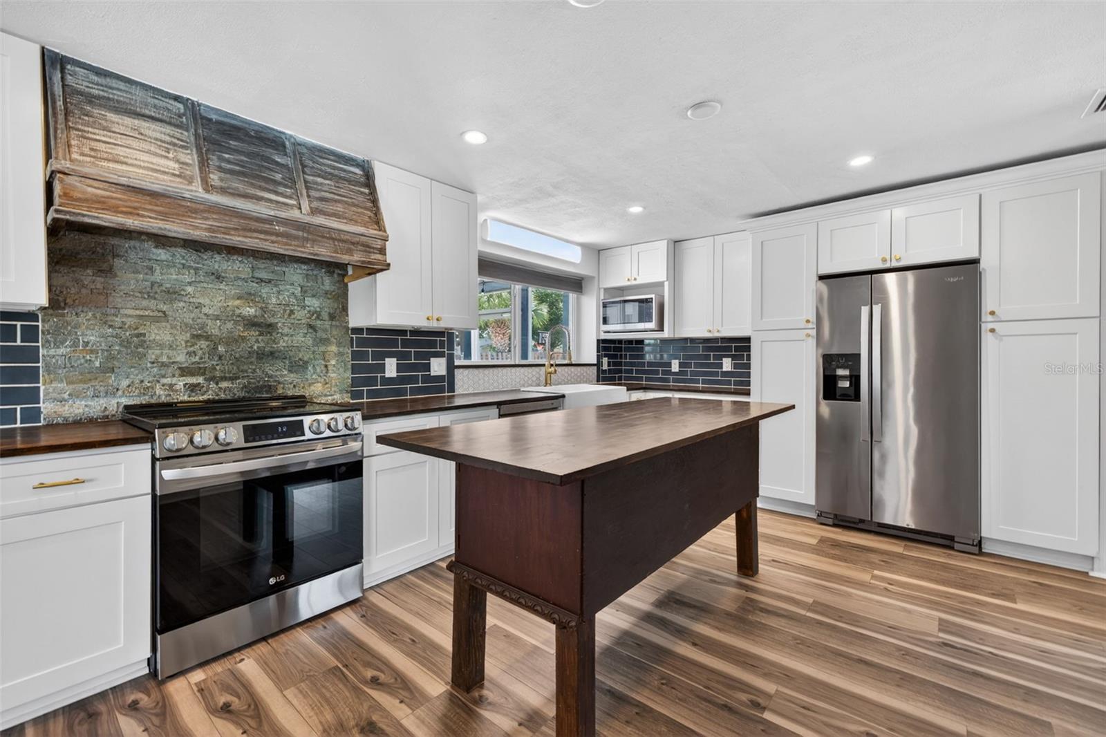BEAUCLAIRE HIGHLANDS - Residential