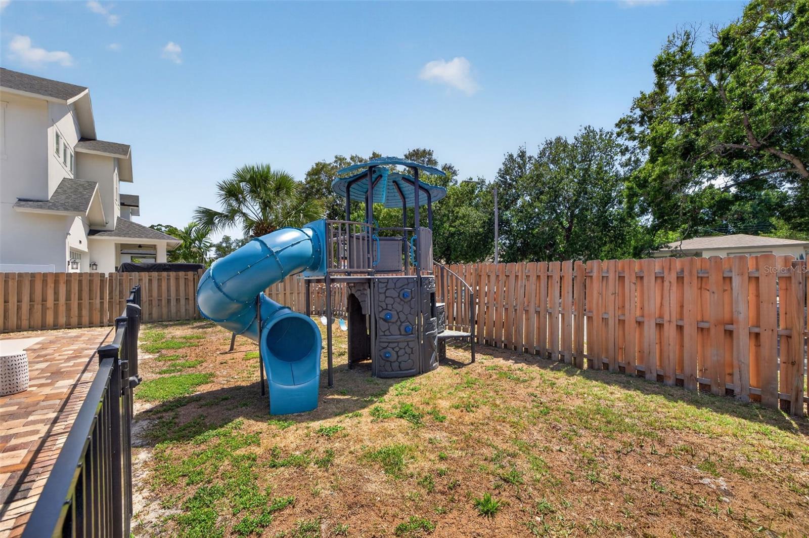 BEAUCLAIRE HIGHLANDS - Residential