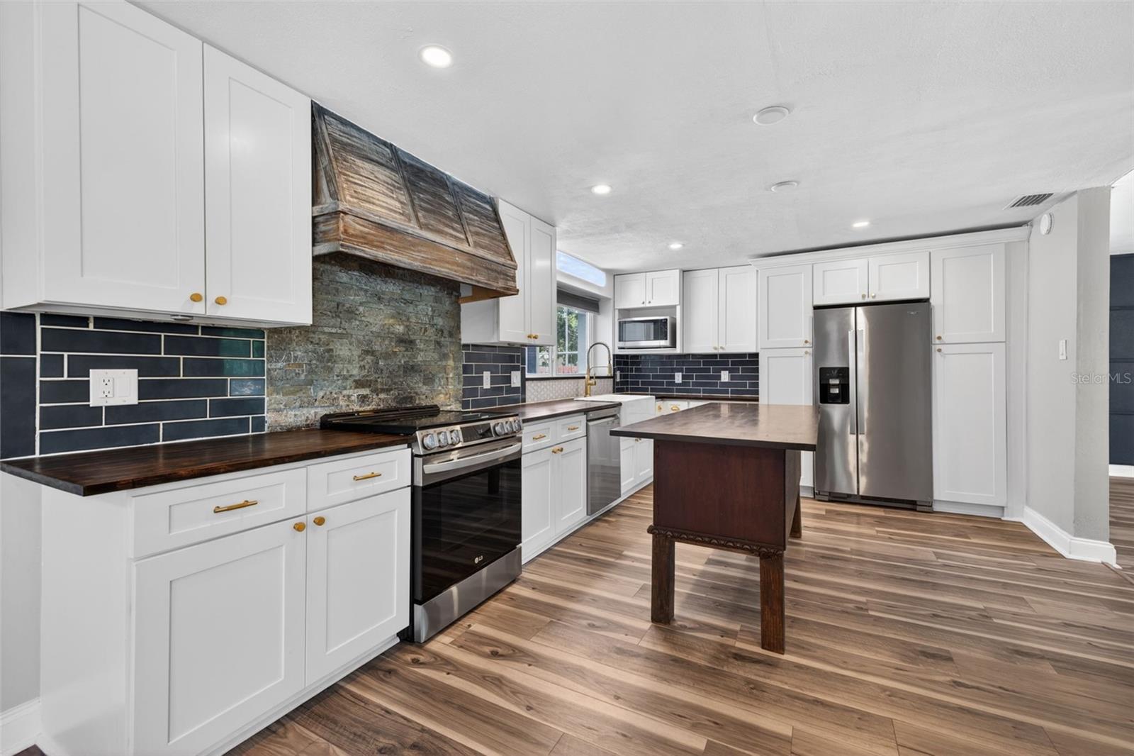 BEAUCLAIRE HIGHLANDS - Residential