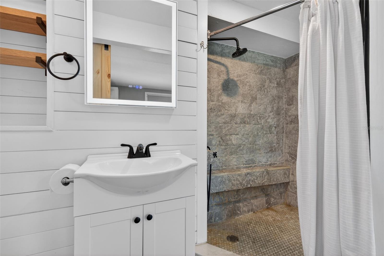 BEAUCLAIRE HIGHLANDS - Residential