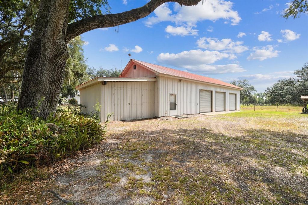 Photo of 1202 Williams Road, Plant City, FL 33565 (MLS # TB8382650)
