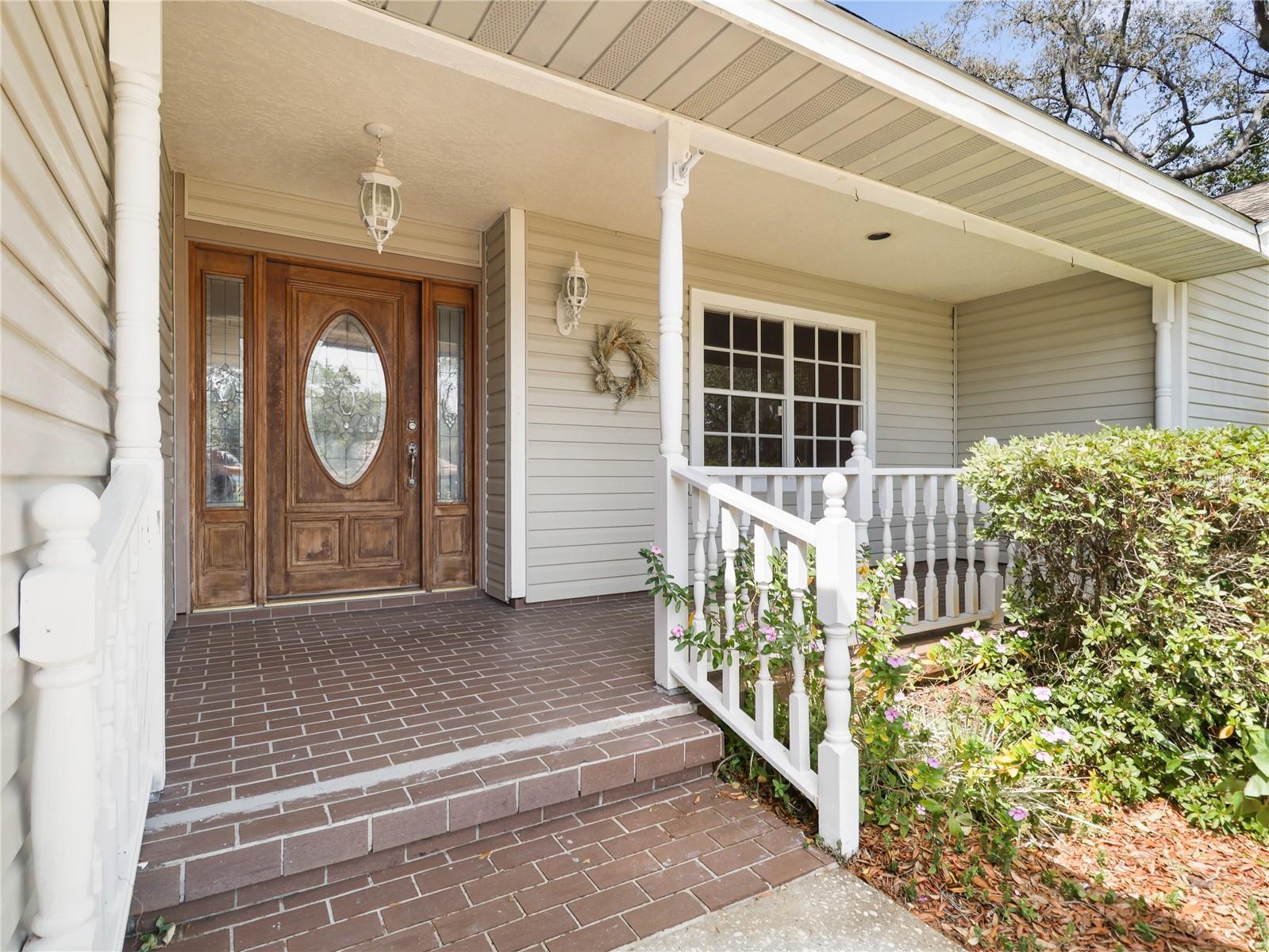 994 COUNTRY LAKE CIRCLE