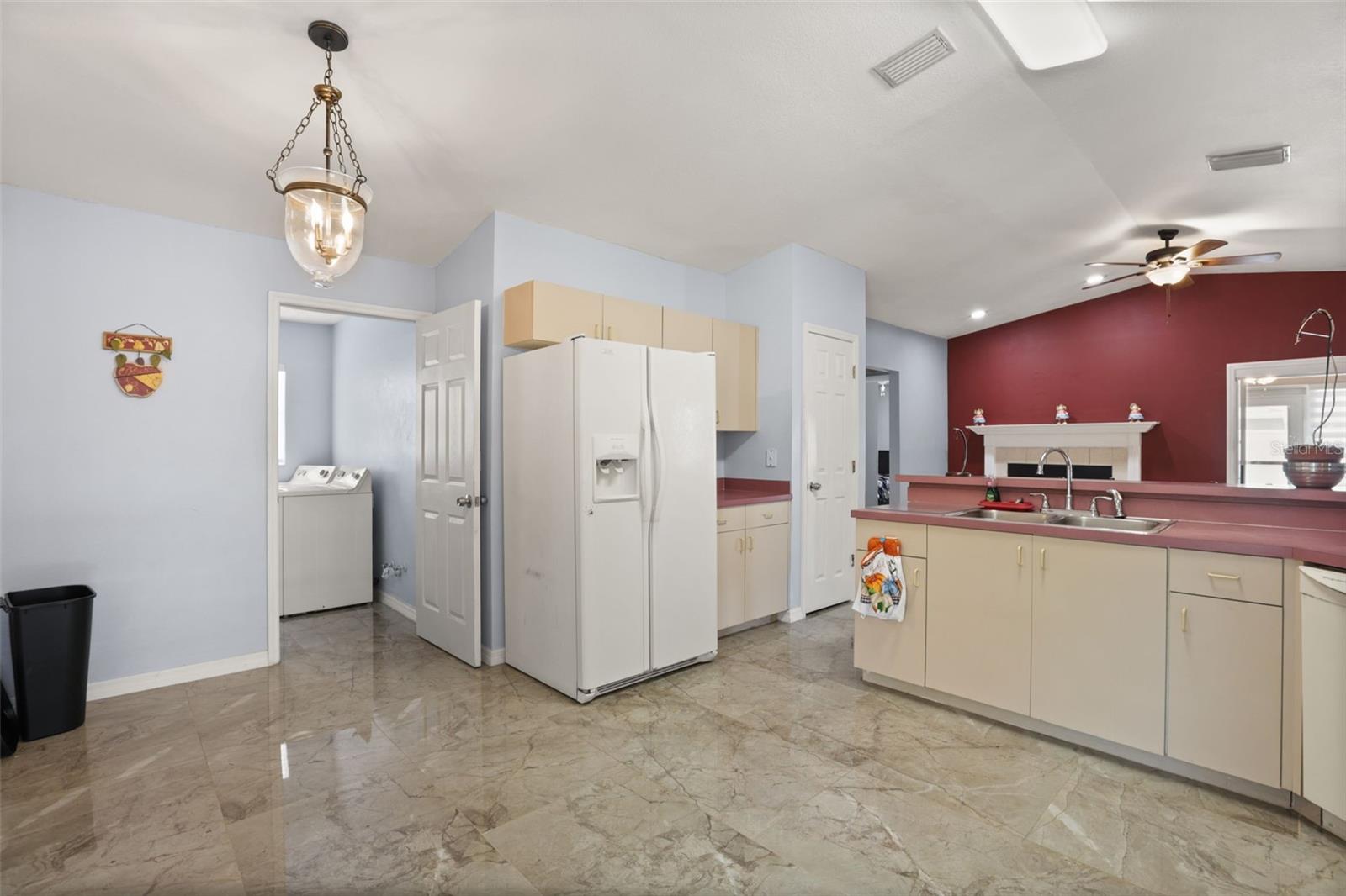LAKE DAISY ESTATES - Residential