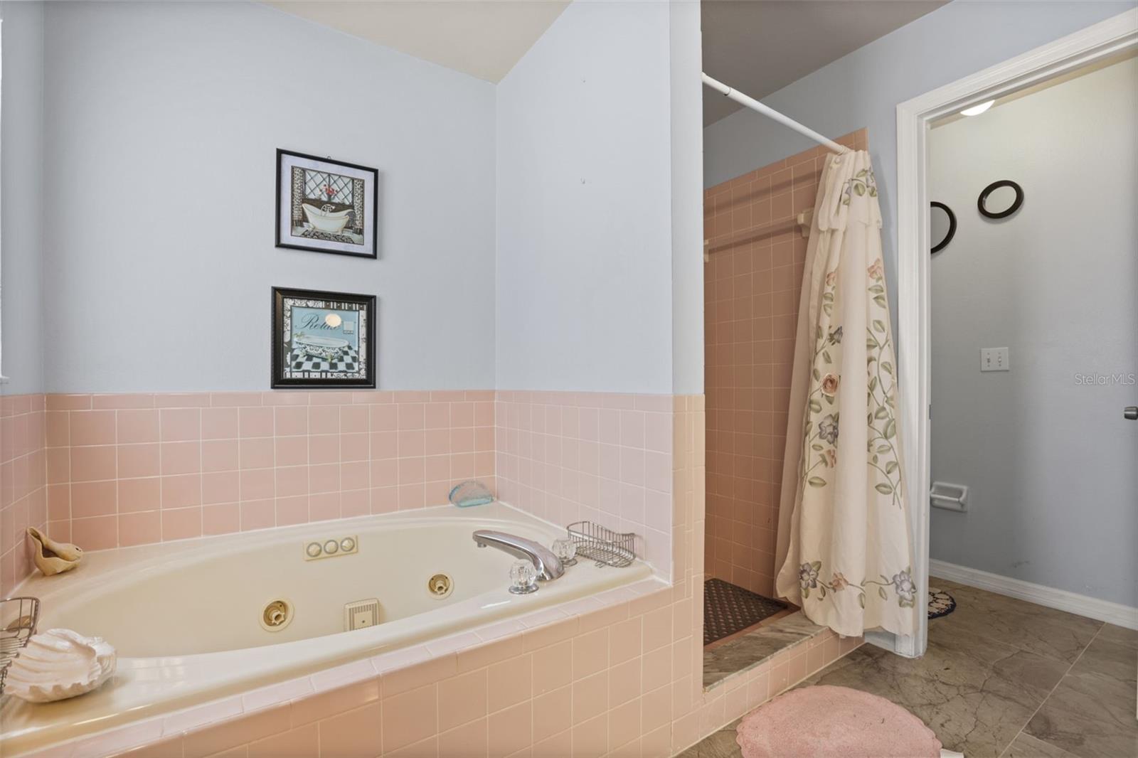 LAKE DAISY ESTATES - Residential