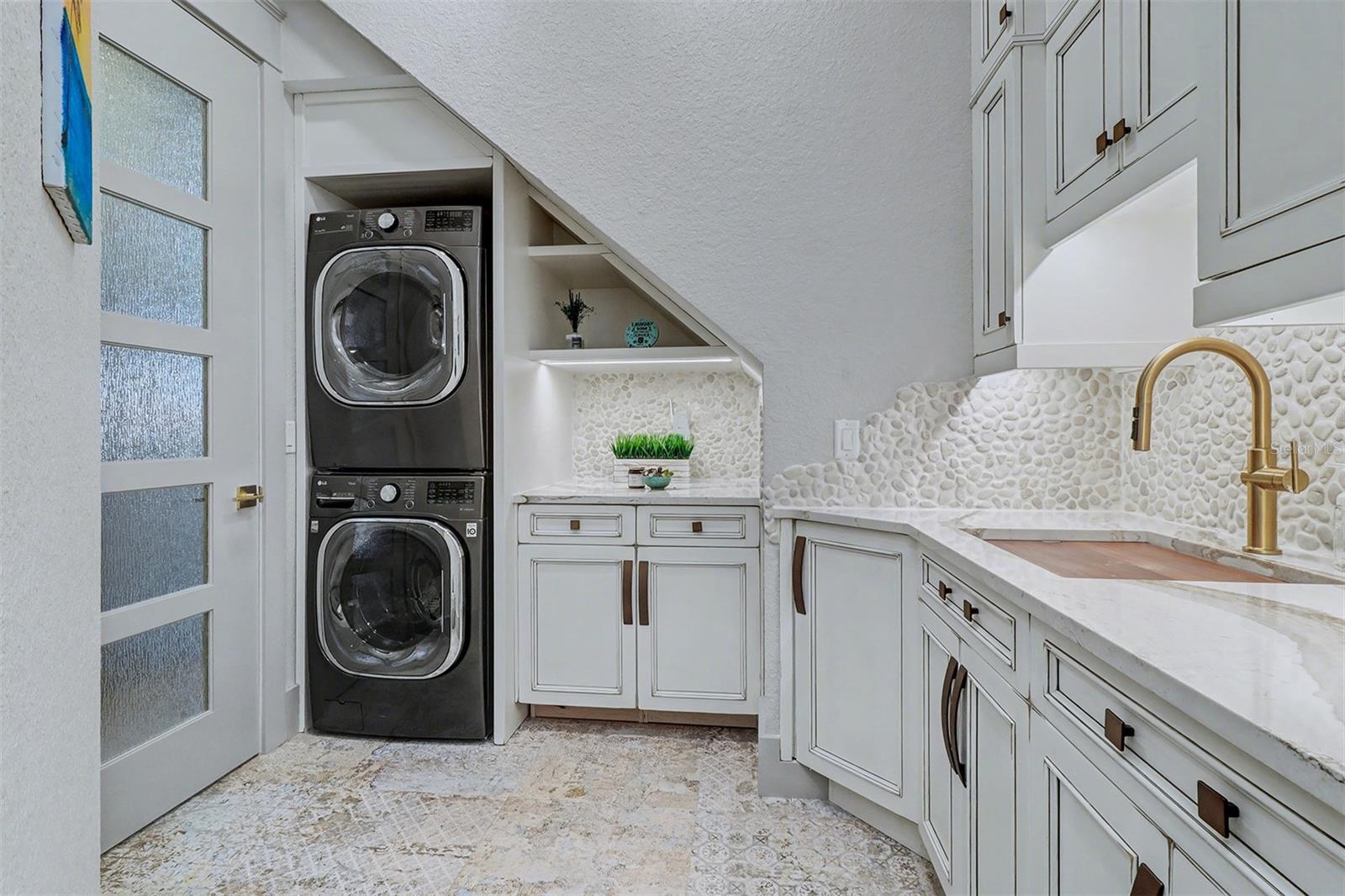 DOLPHIN CAY-PHASE 1 - Residential