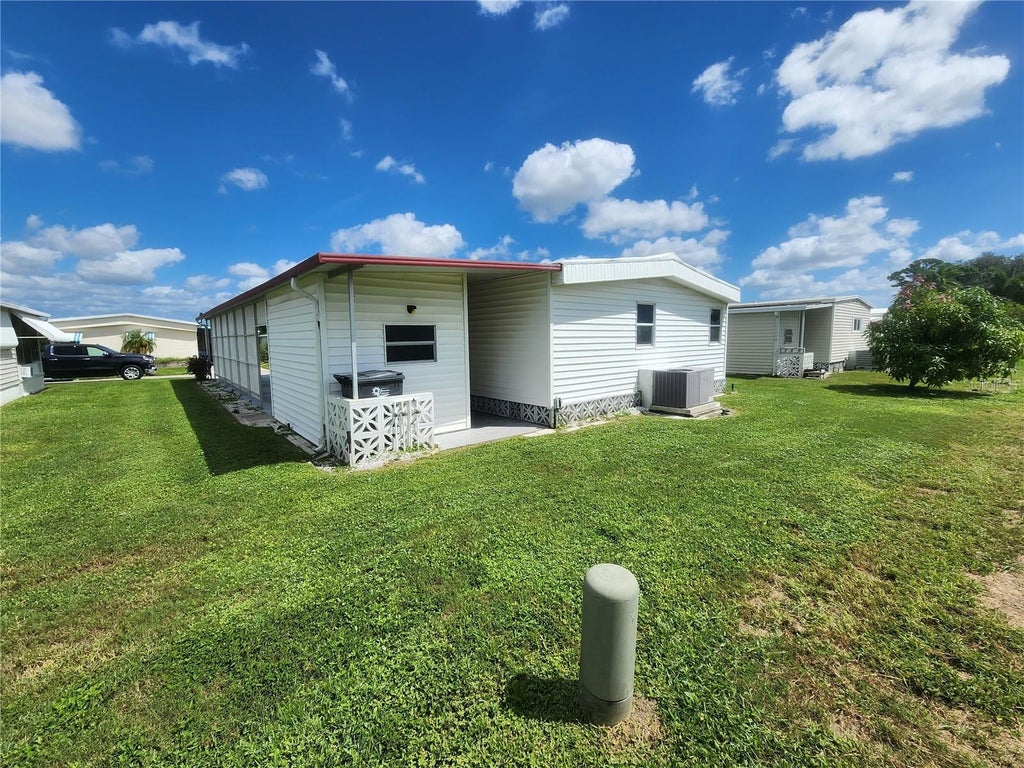 Photo of 808 53rd Avenue E #234, Bradenton, FL 34203 (MLS # A4706166)