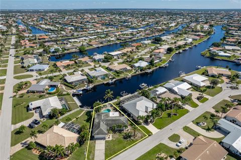 A home in PUNTA GORDA