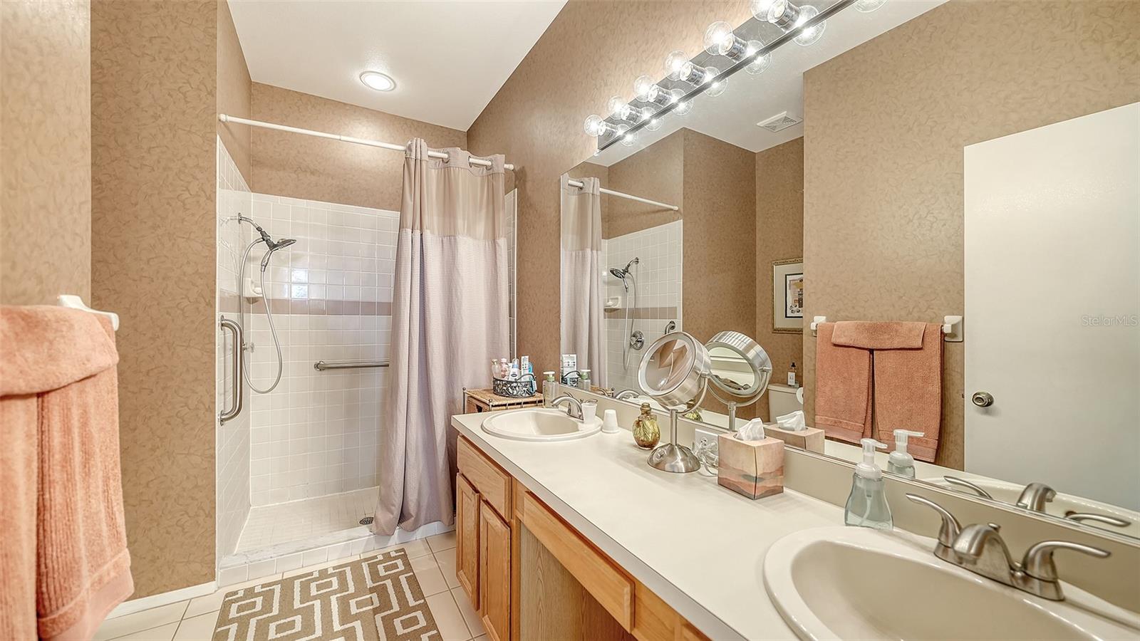 WELLINGTON CHASE - Residential