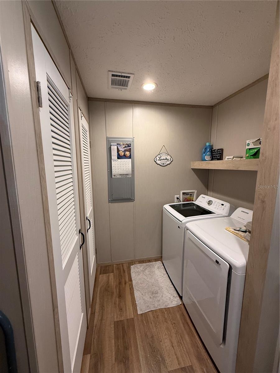 CRYSTAL POINTE UN #1 - Residential