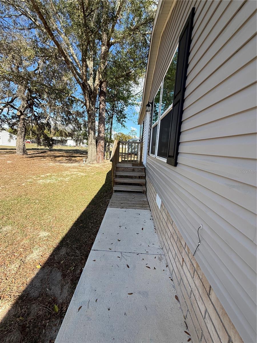 CRYSTAL POINTE UN #1 - Residential