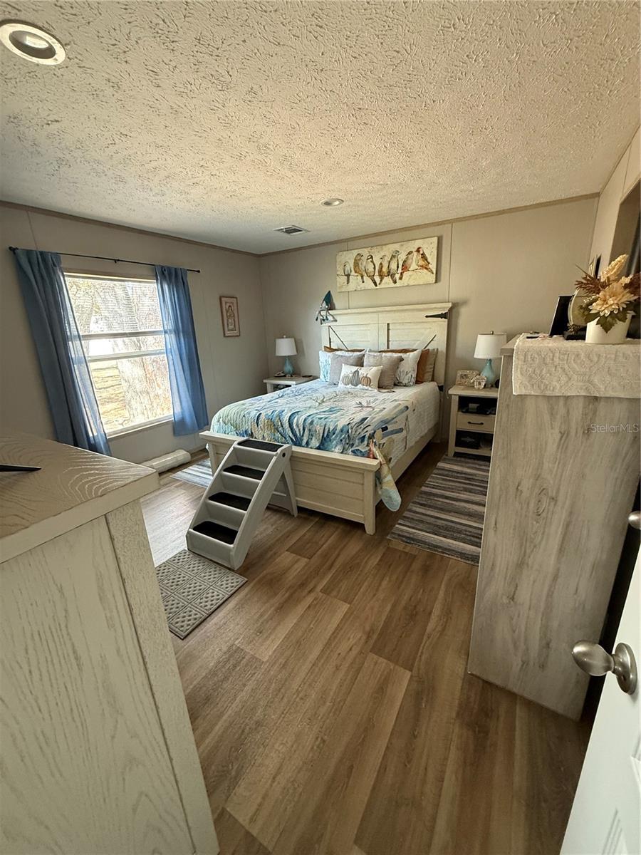 CRYSTAL POINTE UN #1 - Residential