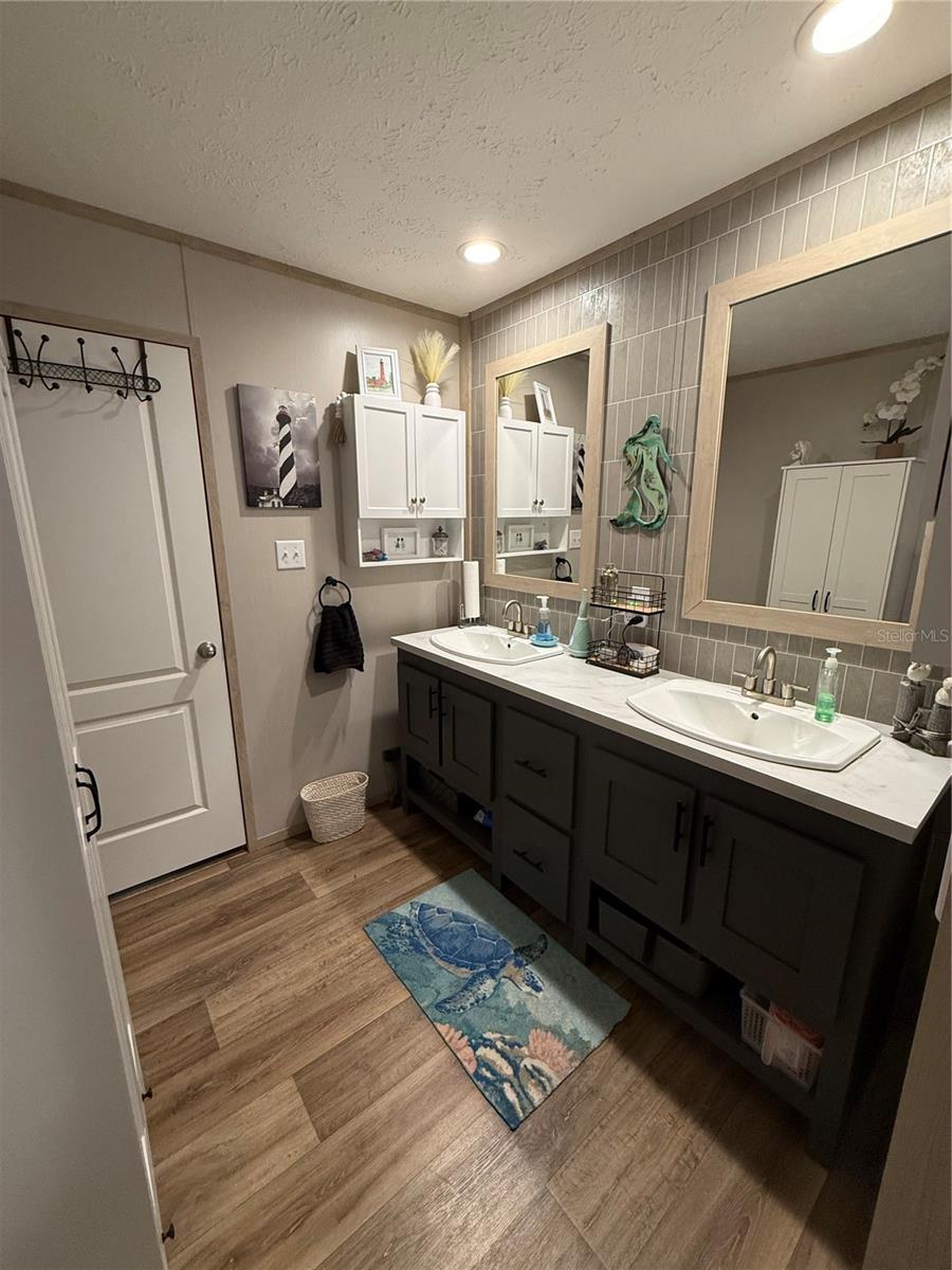 CRYSTAL POINTE UN #1 - Residential