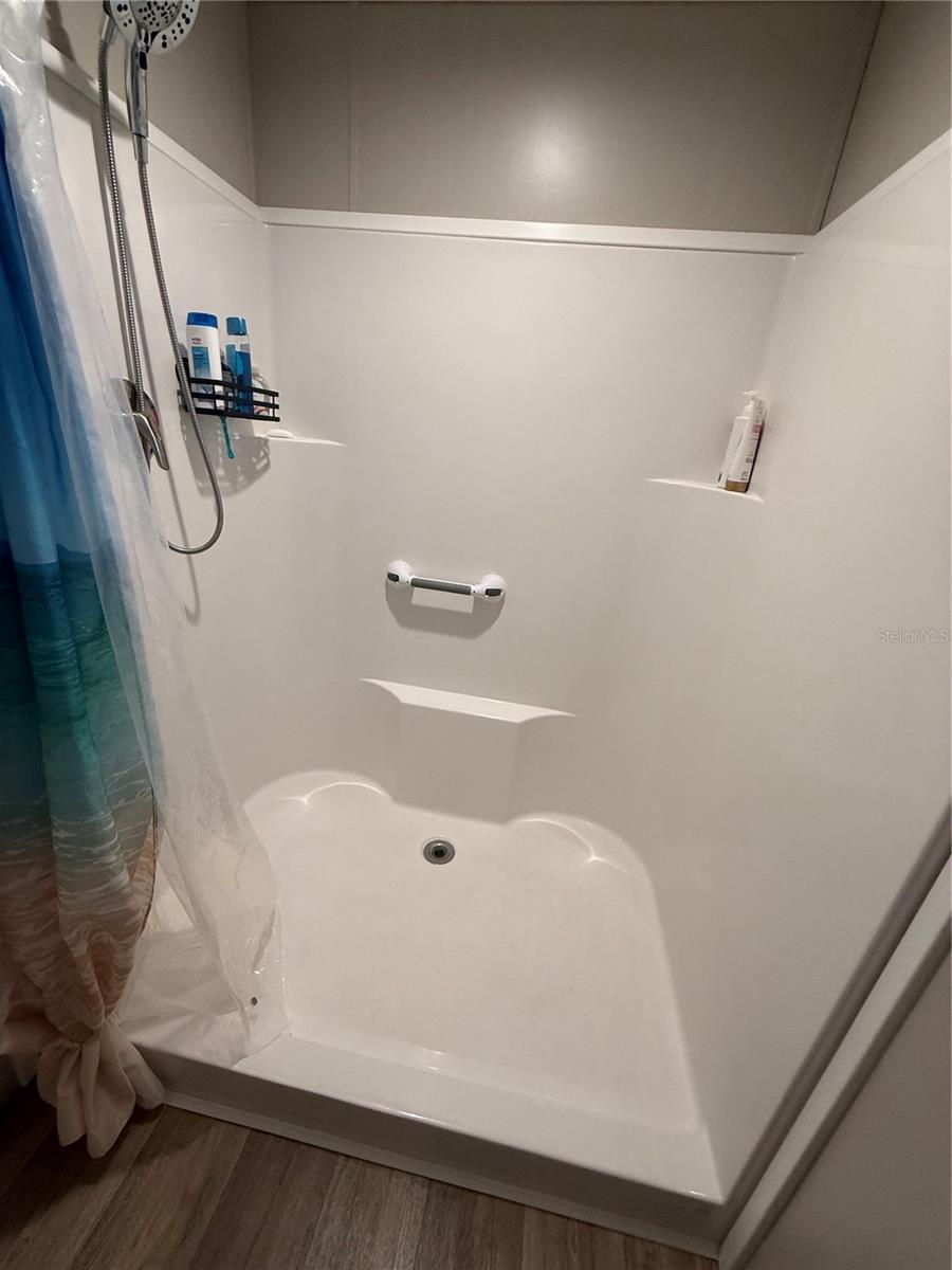 CRYSTAL POINTE UN #1 - Residential