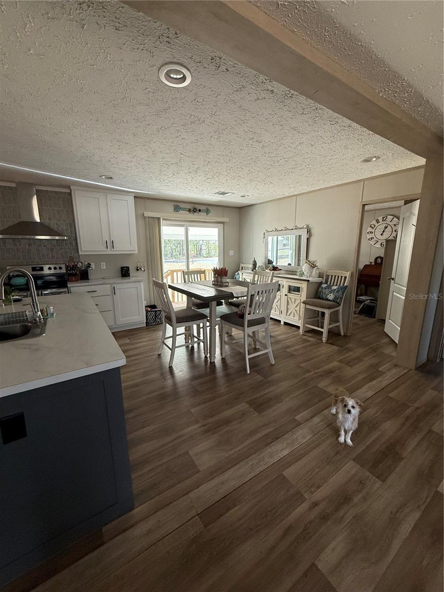 CRYSTAL POINTE UN #1 - Residential