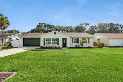 Photo of 2900 E Grant Avenue, Orlando, FL 32806 (MLS # O6354853)