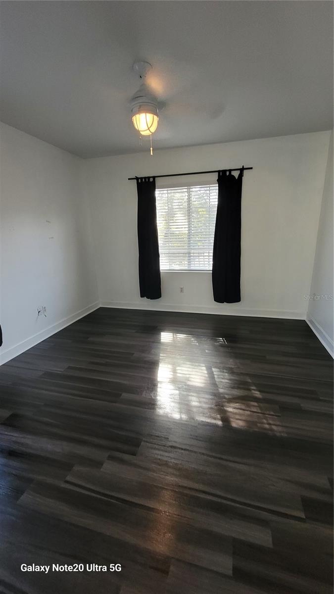 SEVILLE PARK - Residential Lease