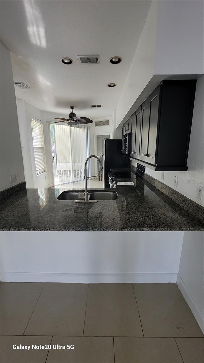 SEVILLE PARK - Residential Lease