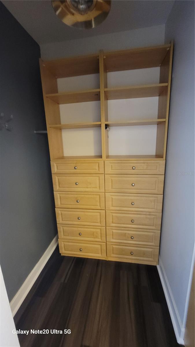 SEVILLE PARK - Residential Lease