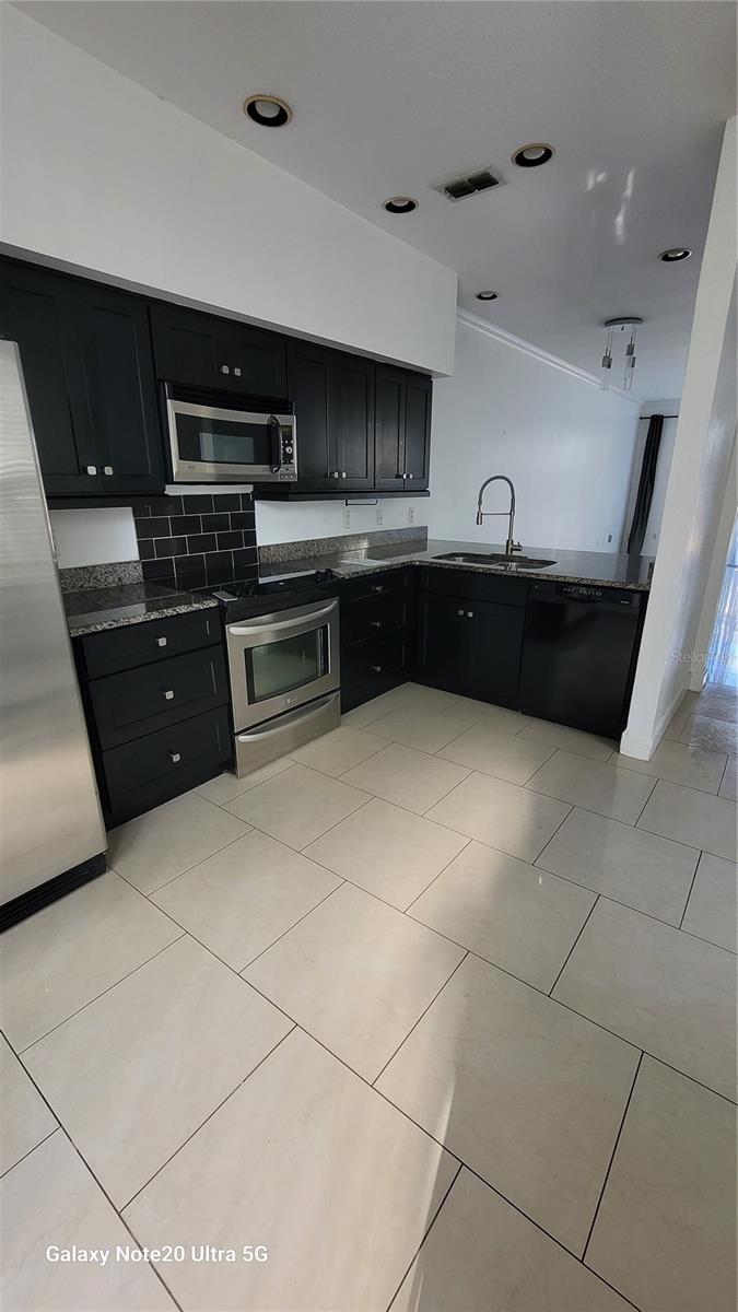 SEVILLE PARK - Residential Lease