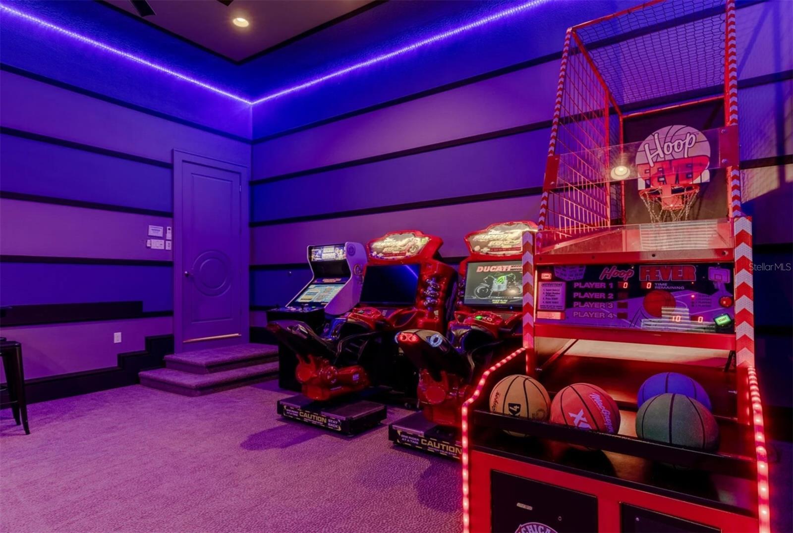 REUNION WEST VLGS NORTH - Residential