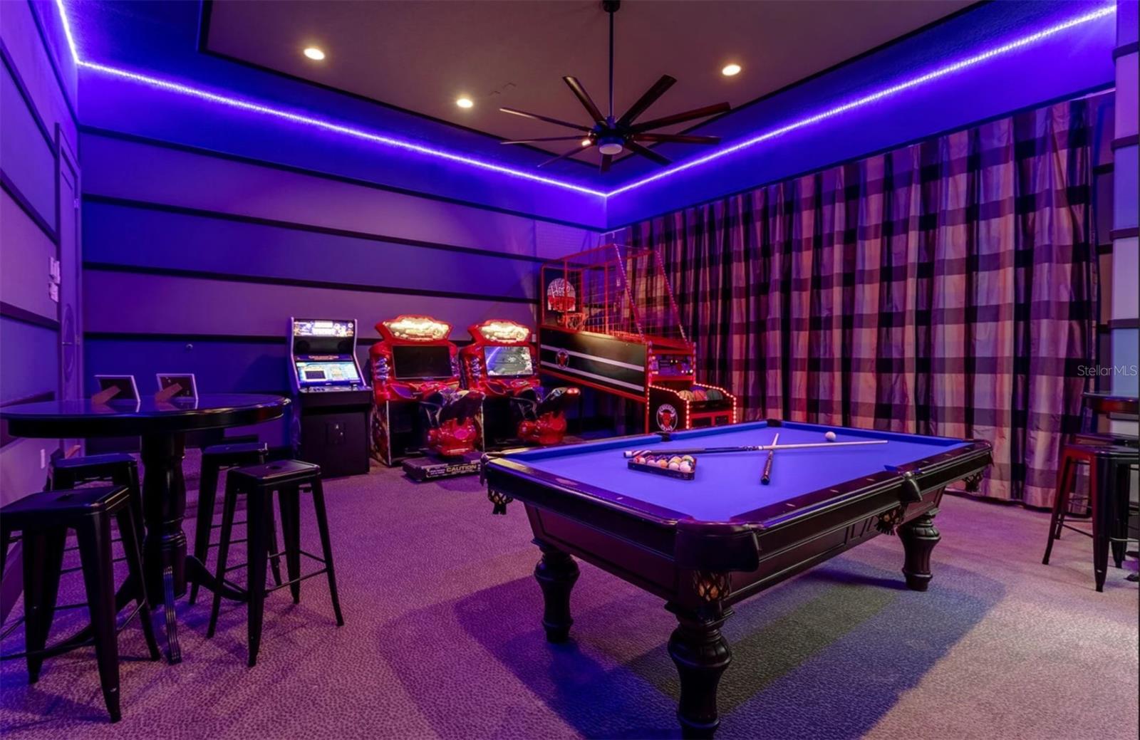 REUNION WEST VLGS NORTH - Residential