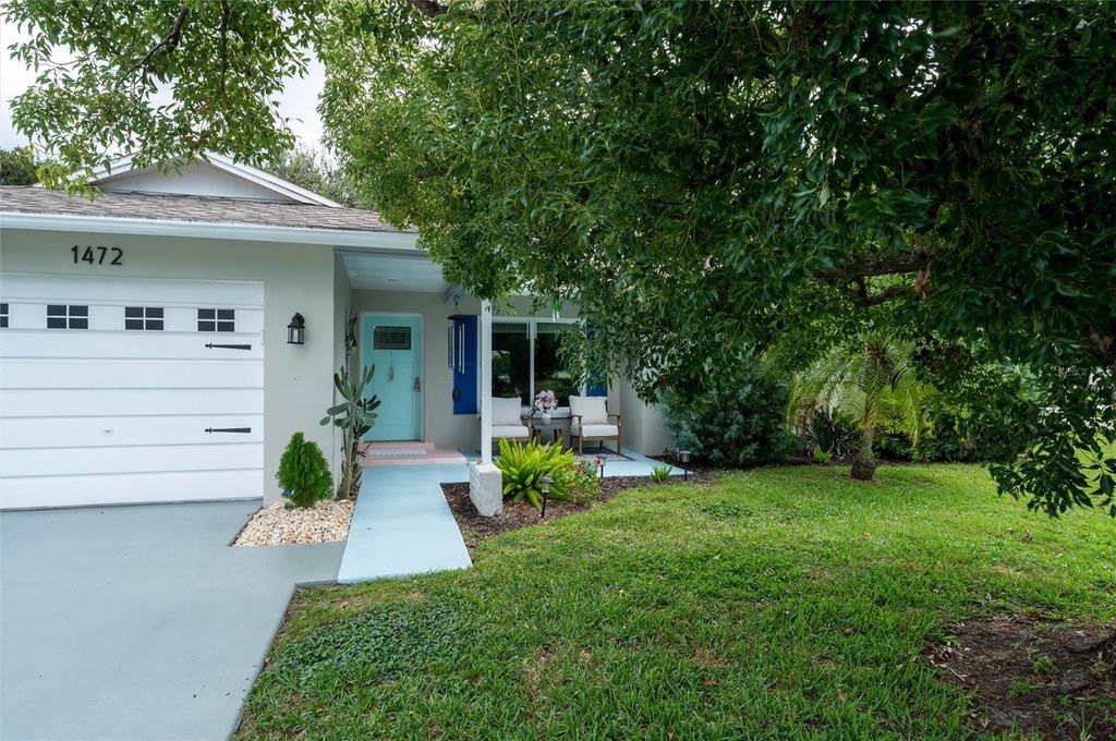 Photo of 1472 Queen Anne Drive, Palm Harbor, FL 34684 (MLS # TB8511470)