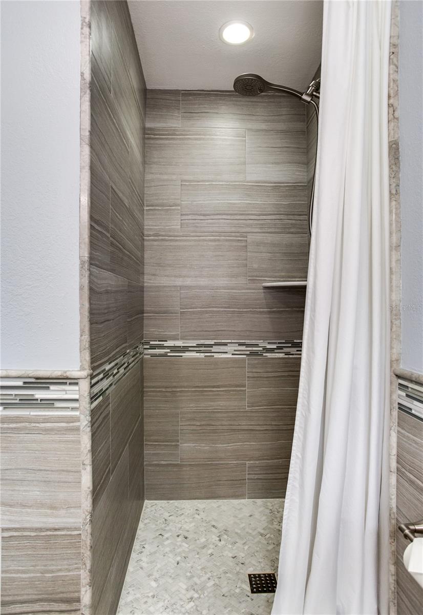 PINE GLADE - Residential