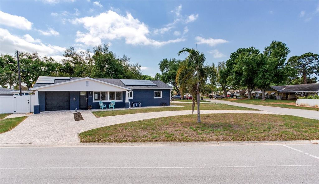 Photo of 6688 30 Avenue N, St Petersburg, FL 33710 (MLS # TB8486876)
