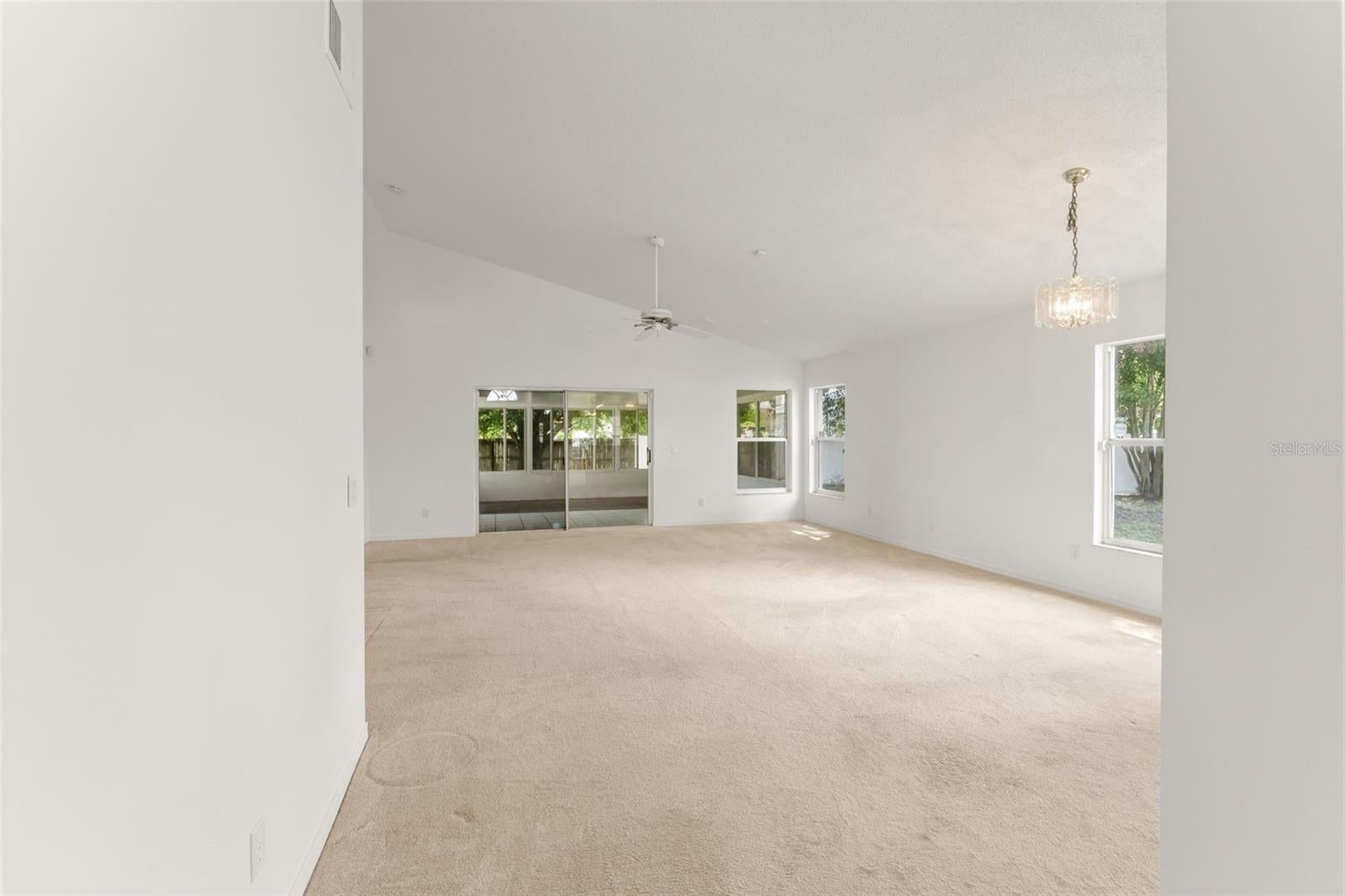 4811 FORT APACHE COURT