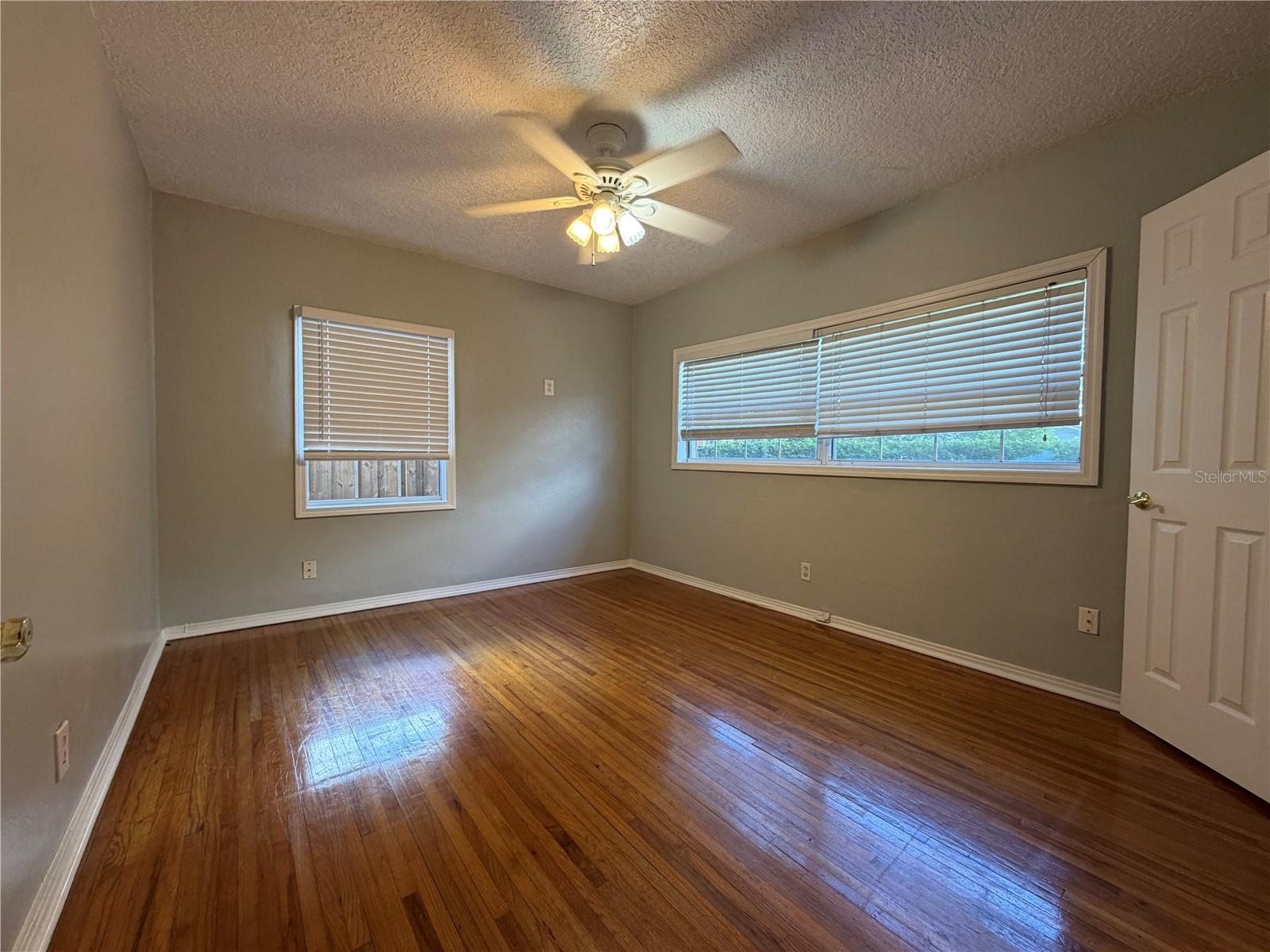 FLOYDS SUB - Residential Lease