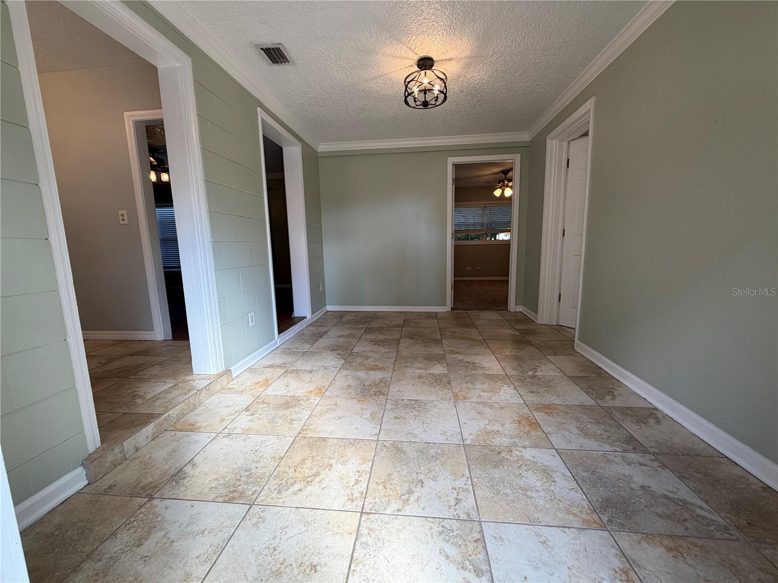 FLOYDS SUB - Residential Lease